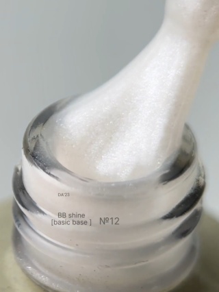 DA'23 COVER BASE BB #12, 14 ml - kamuflująca baza hybrydowa z mikrobrokatem (mleczny biały)